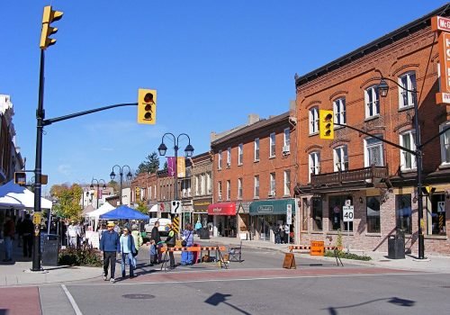 1200px-Main_Street_Georgetown_Ontario_2010_1